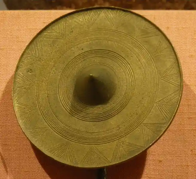 Solar disc, sunflower pin